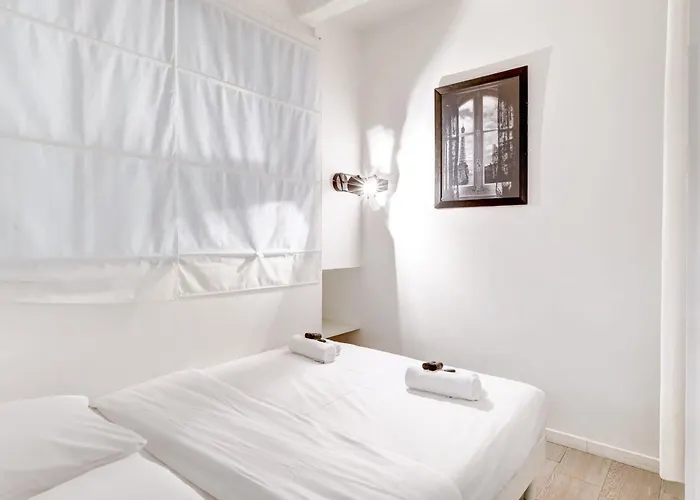 Maison Dartiste A Proximite De La Gare De Lyon *